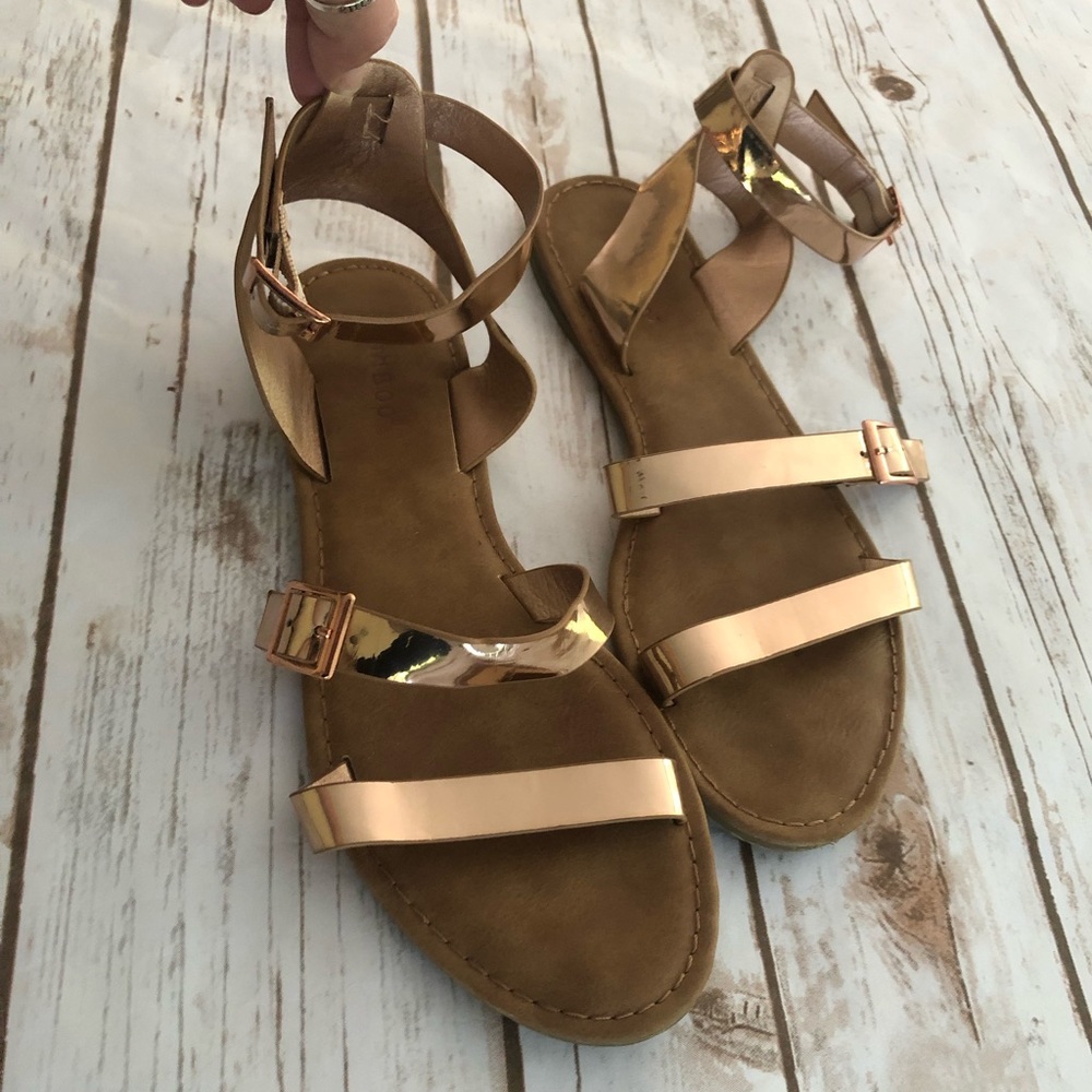 Gold Bamboo Sandals Size 8
